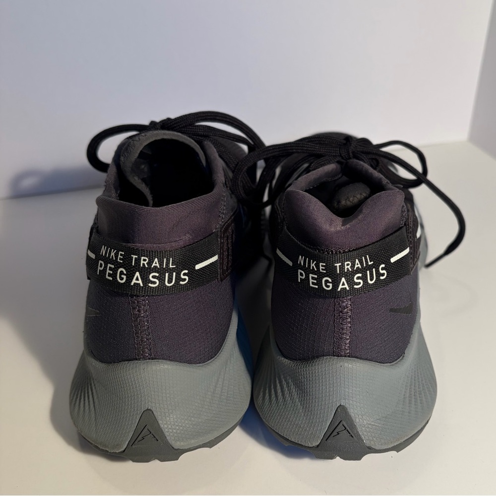Nike Trail Pegasus Women's Sneakers - Black and Gray